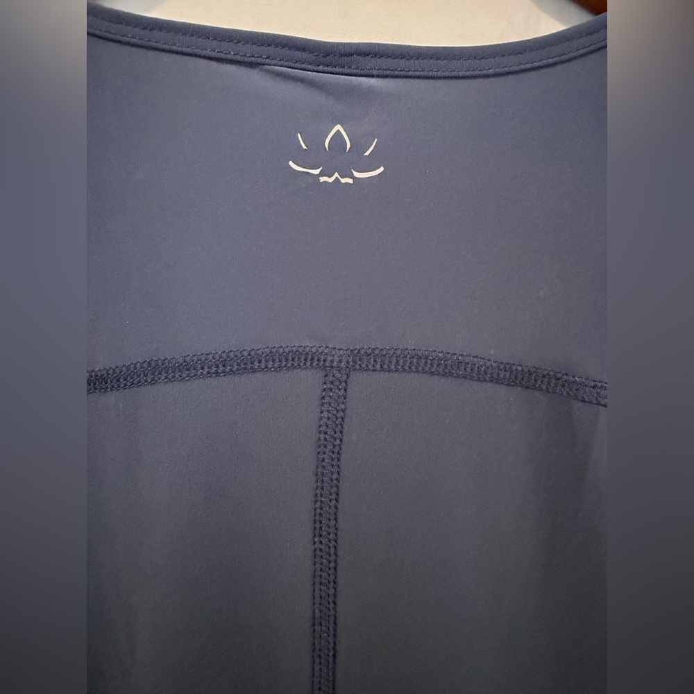 NWT Beyond Yoga Power beyond Lite Air Shield Long Sleeve Athletic Top - Grey - L - Picture 10 of 13